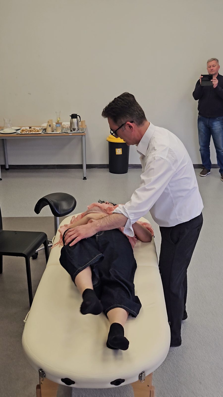 Ercan Sönmez – juosmens terapija demonstracija